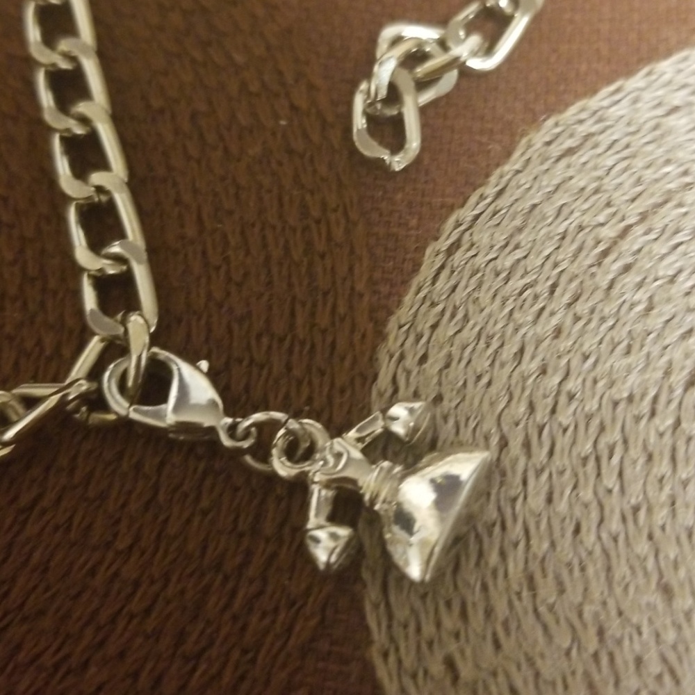 🐏HP🐏Beautiful silver Charm NECKLACE w/4 charms - Picture 4 of 6